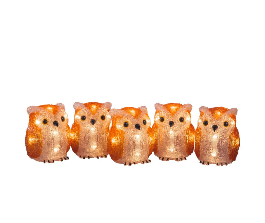 Eulenfamilie 40 LED Orange Von Konstsmide - Mit einem Meter Abstand zwischen den Eulen hat das Licht ausreichend Platz zum Leuchten, und das dezente, transparente Kabel f&uuml;gt sich harmonisch in die Umgebung ein.