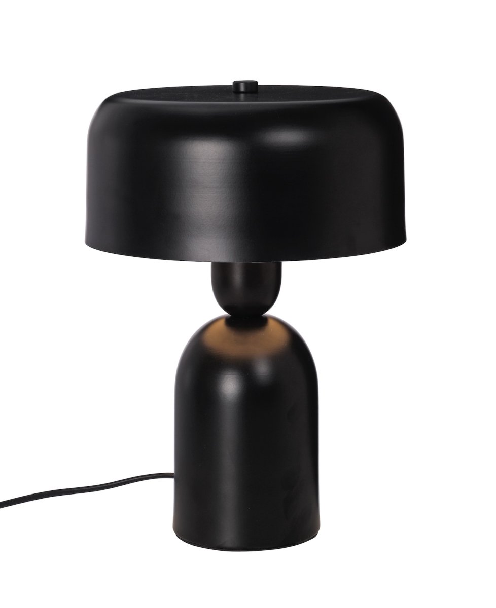 Muza 32cm Schwarz tischlampe Von Cottex - Die Muza-Tischlampe aus schwarzem Metall hat ein modernes und minimalistisches Design, das sich perfekt als Akzentbeleuchtung in jedem Raum eignet.