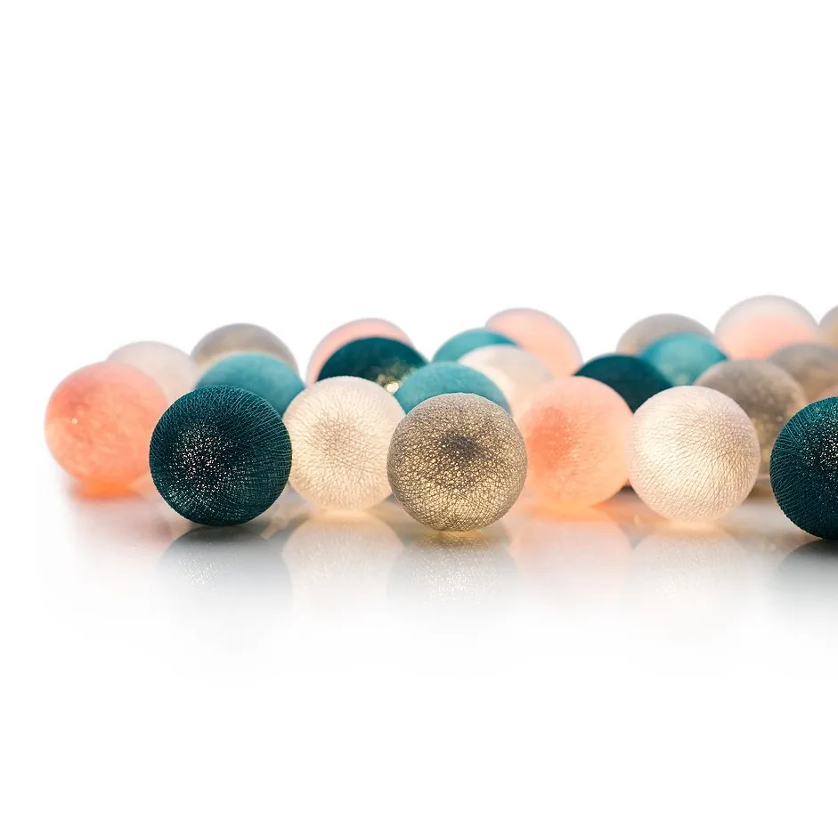 Irislights Spring 20-lights Mehrfarbig Von Irislights - Die Lichterkette ist ein echter Stimmungsaufheller und verbreitet ein gem&uuml;tliches, wohnliches Licht, wo immer Sie sie platzieren.