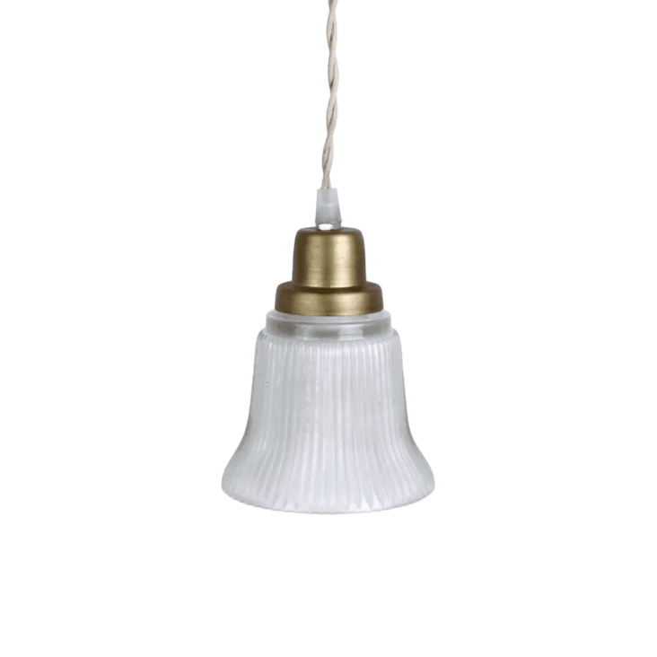 Ulla Ø12 Weiß fensterlampe Von Strömshaga - Die Lampe hat keine Verbindung zur Wand oder zur Decke, Sie k&ouml;nnen also selbst entscheiden, womit Sie sie verbinden m&ouml;chten.