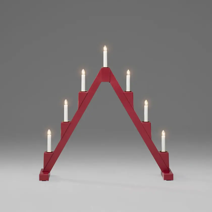 Candelabra 7 Lights ROT Von Konstsmide - Faltbarer elektrischer Kerzenst&auml;nder mit 7 Kerzen, aus rot lackiertem Holz, verziert mit Messingringen um jede Kerze f&uuml;r eine elegante Note.