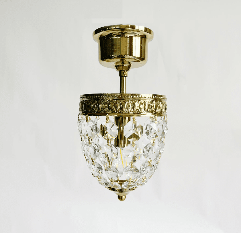 Floria Ø15 Gold kristall Von Norrsken Design - Die Deckenleuchte Floria in Gold bietet ein elegantes und zeitloses Design, das mit seiner luxuriösen Ausstrahlung jeden Raum aufwertet.