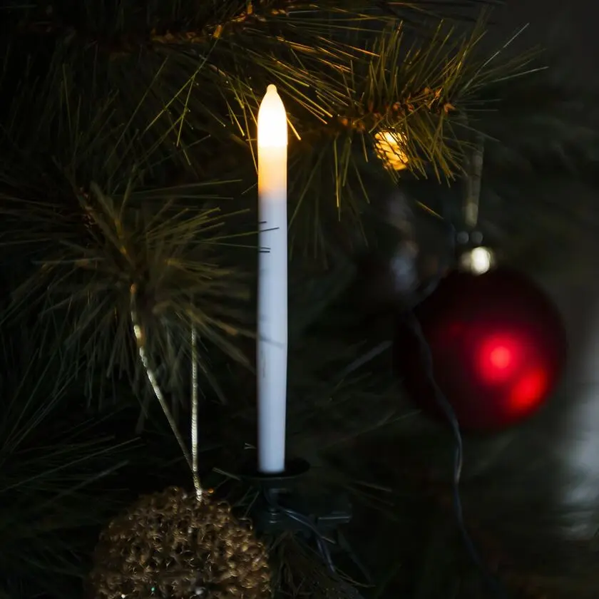 Weihnachtsbaumbeleuchtung Amber 16LED 15m Grün Von Konstsmide - Weihnachtsbaumbeleuchtung f&uuml;r den Innenbereich mit 16 bernsteinfarbenen LED-Lichtern und wundersch&ouml;nen Funkeleffekten, die f&uuml;r ein lebendiges Leuchten sorgen.