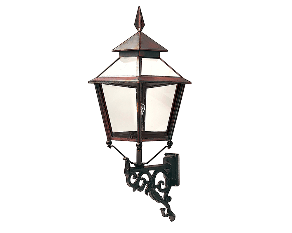 Eriksberg Oxidiertes Kupfer außenlampe Von Westal - Die Laterne hat einen unteren Teil aus antikem schwarzem Schmiedeeisen und einen oberen Teil aus stark oxidiertem Kupfer, was ihr ein elegantes und zeitloses Design verleiht.