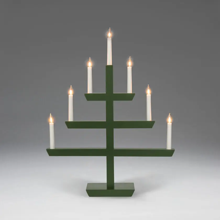 Wooden Candelabra 7 Lights Dunkelgrün Von Konstsmide - mit stilvollem Design und sieben wundersch&ouml;n leuchtenden Lichtern.