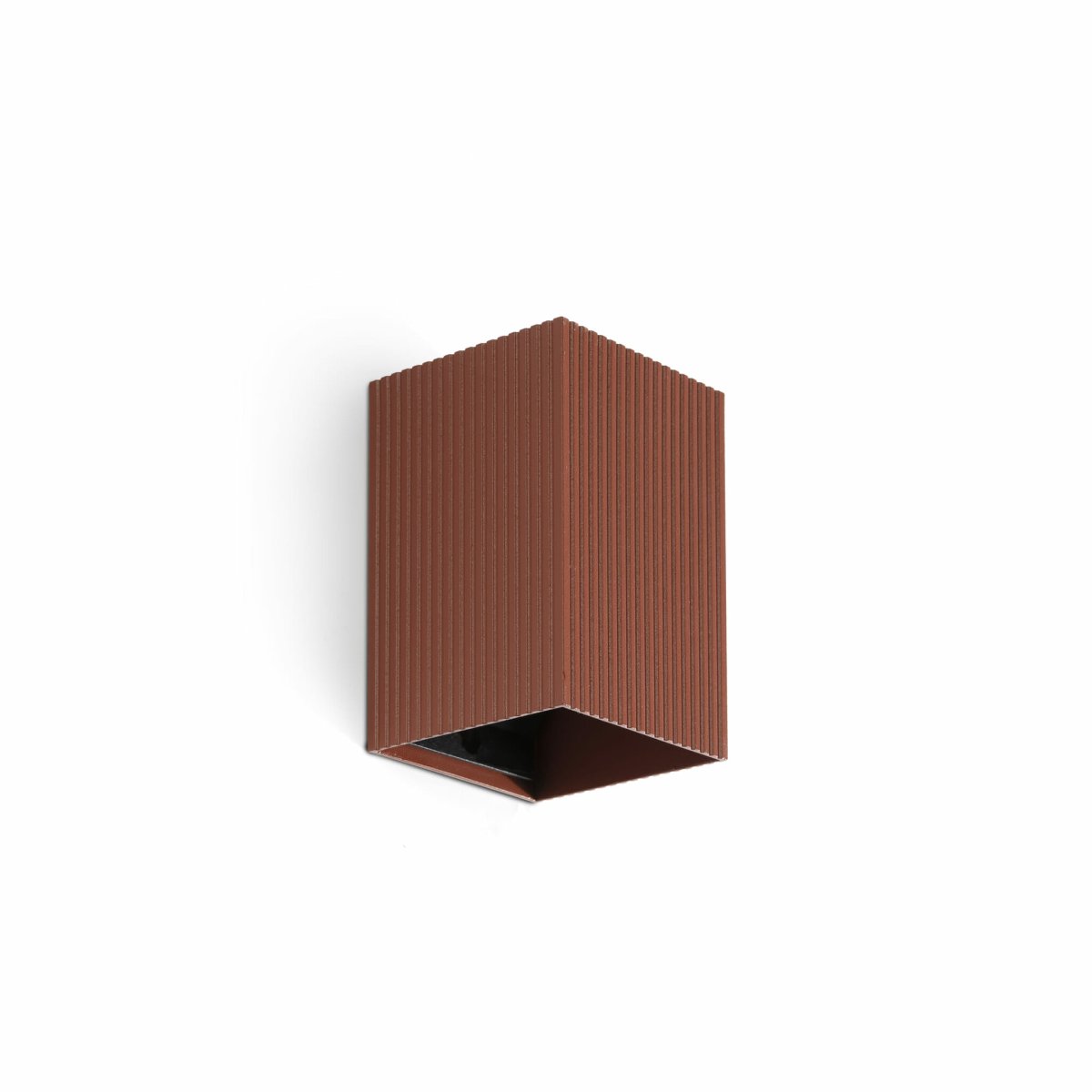 Lune 10cm Terrakotta geriffelt wandlampe Von Faro Barcelona - Lune ist eine quadratische Wandleuchte mit geriffelter Oberfl&auml;che in Terrakotta-Optik, die Funktion und Form vereint.