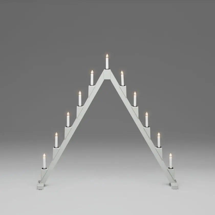 Candelabra 11 Lights Grau Von Konstsmide - Faltbarer elektrischer Kerzenst&auml;nder mit 11 Kerzen, aus grau lackiertem Holz, verziert mit schwarzen Ringen um jede Kerze f&uuml;r eine elegante Note.
