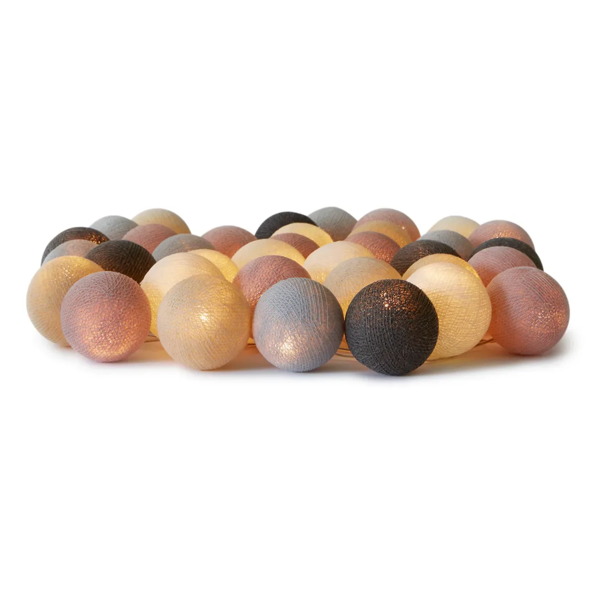 Irislights Blush 35-lights Mehrfarbig Von Irislights - Die Lichterkette besteht aus handgefertigten Kugeln aus Baumwolle und Polyester mit einem dazugeh&ouml;rigen Kunststoffkabel.