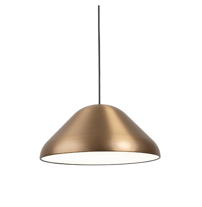 Enna Ø43 Messing hängelampe Von Airam - Die gro&szlig;e und abgerundete Pendelleuchte aus Metall mit Messing-Finish passt in viele Einrichtungsstile und als Esstischleuchte.