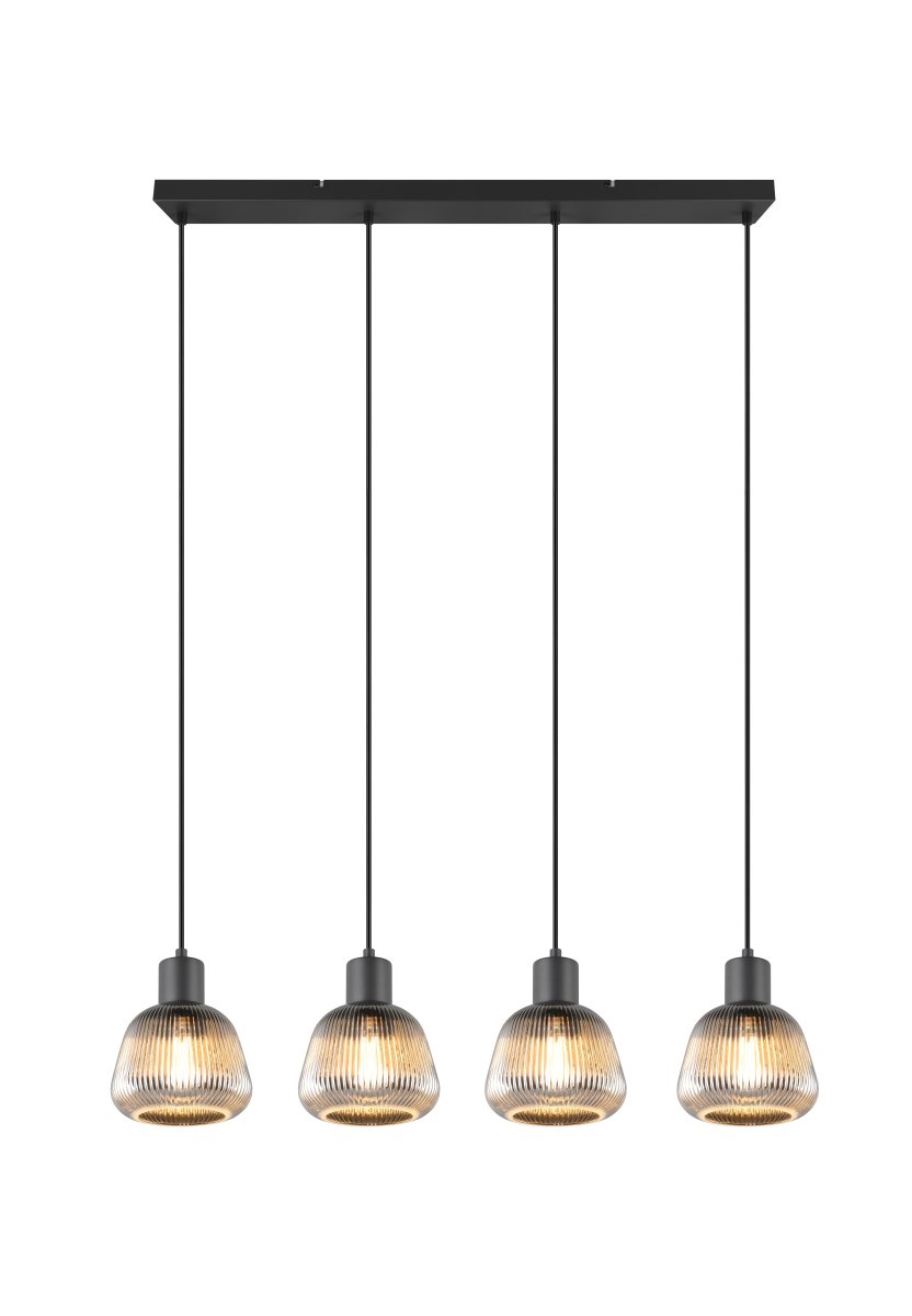 Tarifa 90cm Rauchgrau hängelampe Von Trio Lighting - Das mattschwarze Metall und die vier rauchgrauen Gläser verleihen dem Raum ein edles und zeitloses Flair.