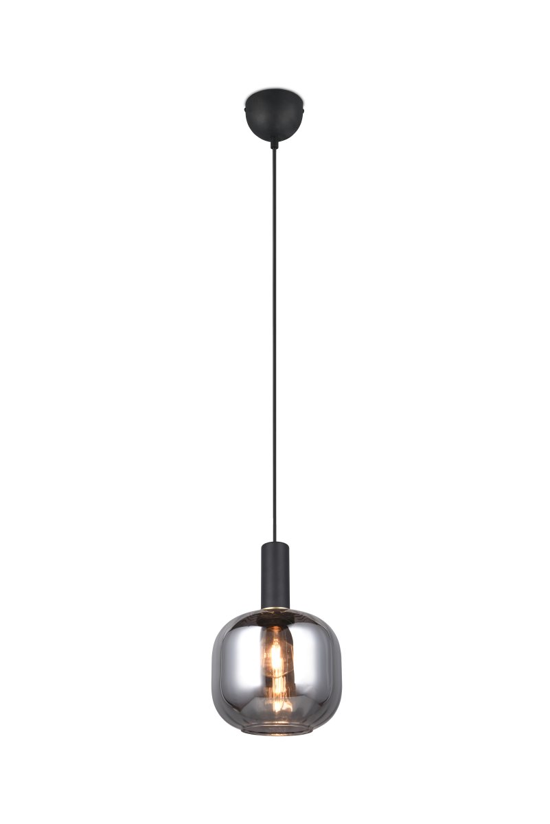 Diva Ø20 Rauchgrau hängelampe Von Trio Lighting - Die eleganten Details in Mattschwarz verleihen der Leuchte einen luxuriösen Touch und einen raffinierten Charakter.