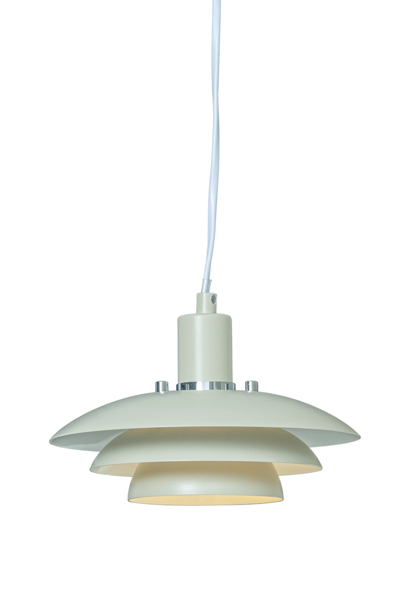 Epsilon Ø20 Beige fensterlampe Von Aneta Lighting - EPSILON ist ein klassisches Modell, jetzt als Frontpendel in sandfarbenem Metall.