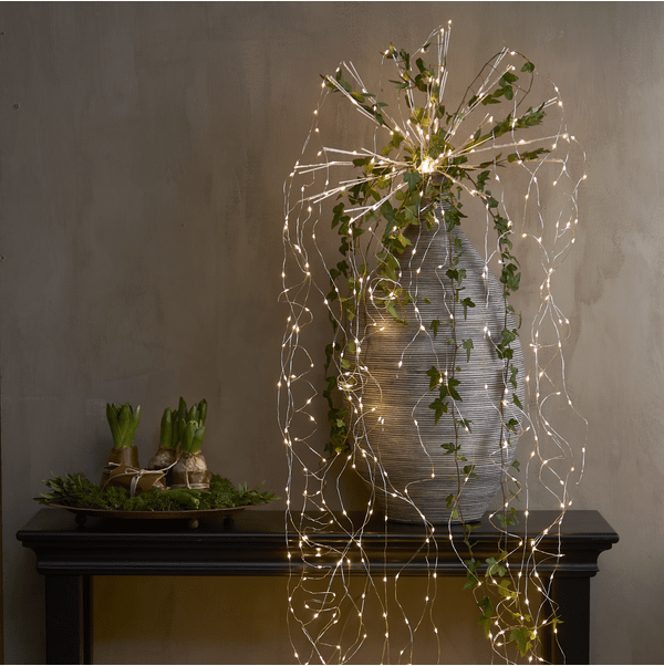 Lichtervorhang Dew Drop 3m Silber Von Star Trading - Coole Lichterkette mit 600 LED-Tautropfen verteilt auf 20 Str&auml;nge.