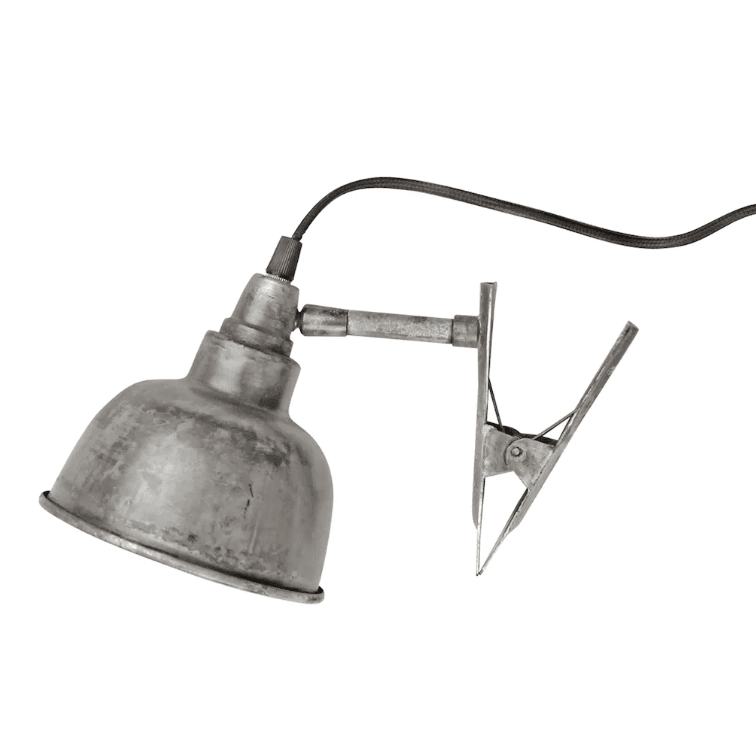 Anna Antikes Silber klemmlampe Von Strömshaga - Klemmstrahler mit antik-silberfarbener Oberfläche.