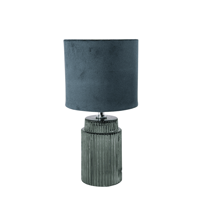 Johanna 28cm Grün tischlampe Von Pixie Design - Die Tischlampe Johanna verfügt über eine wunderschöne Kombination aus Glas und Textil, die ein elegantes und anspruchsvolles Gefühl vermittelt.