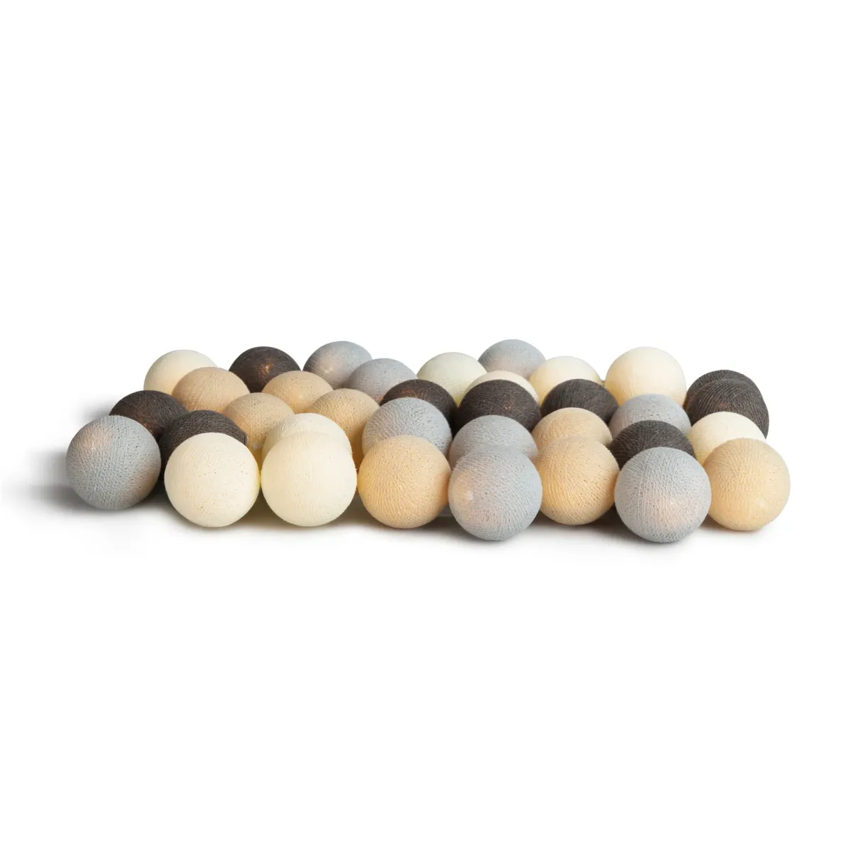 Irislights Shades 35-lights Mehrfarbig Von Irislights - Die Kugeln werden einfach in der gew&uuml;nschten Reihenfolge &uuml;ber die Lichter der Kette gesteckt und k&ouml;nnen dann als dekoratives Detail im Fenster oder als stimmungsvolle Beleuchtung in einem Korb im Kinderzimmer verwendet werden.