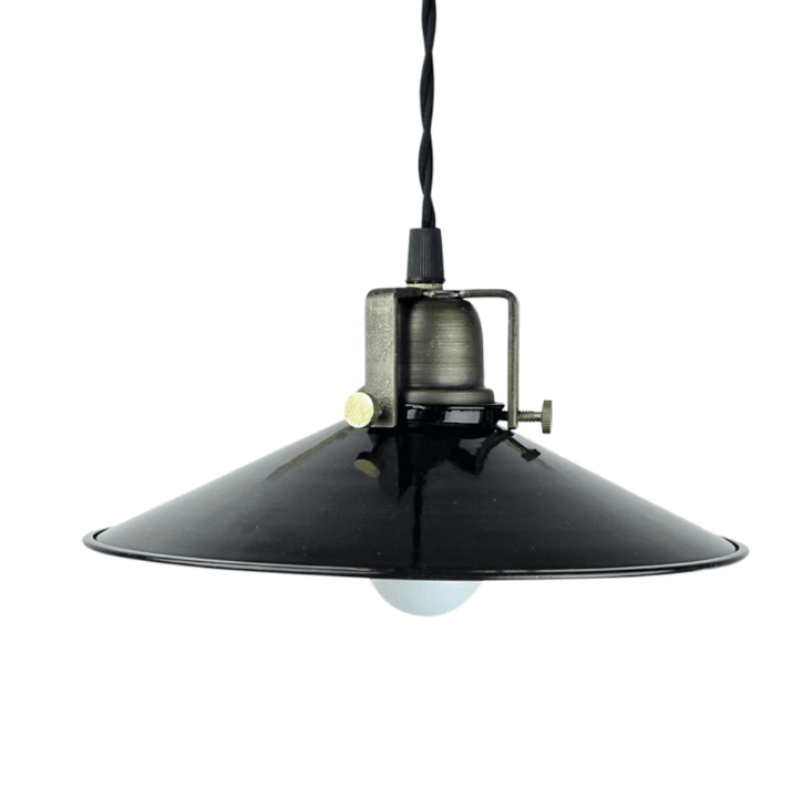 Schusterlampe Herbert Ø23 Schwarz fensterlampe Von Strömshaga - Es passt in die meisten Räume wie Küchen, Flure und Wohnzimmer.
