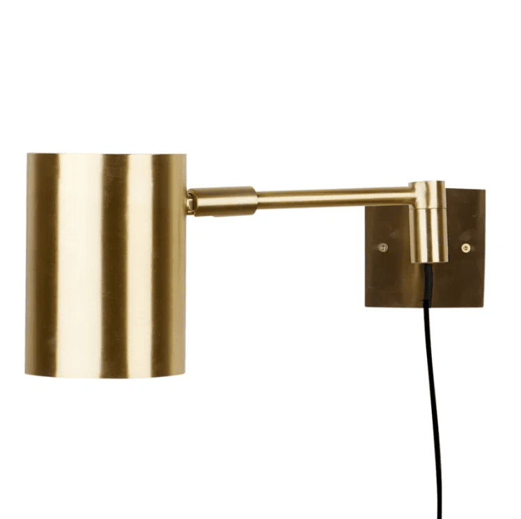 Hali Mattes Messing leselampe Von H. Skjalm P - Schlichte und elegante Lampe, die sich perfekt für das Büro, den Flur oder als Leselampe im Schlafzimmer oder neben dem Sofa eignet.