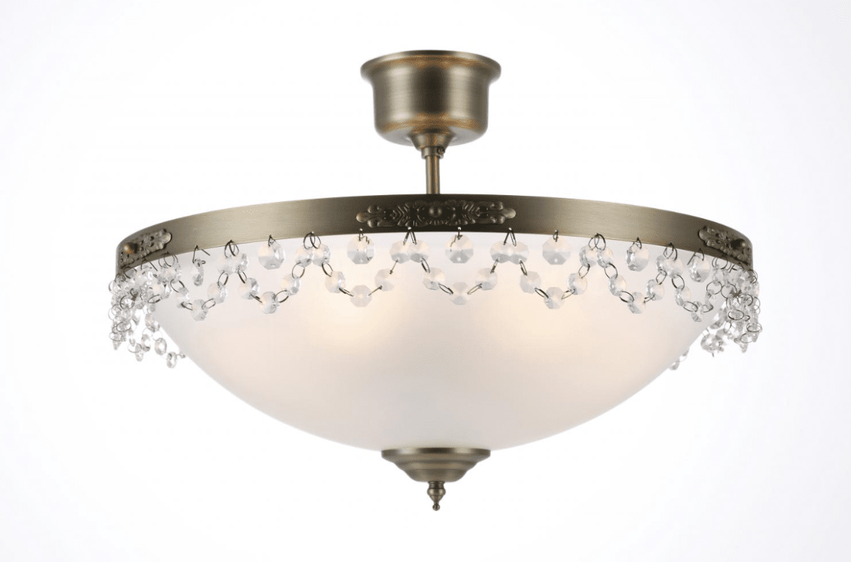 Fanny Ø46 Antikes Messing deckenleuchte Von Norrsken Design - Die handgeschliffenen K9-Kristalle der Klasse 1 verleihen eine raffinierte Note, die die Eleganz des Raumes unterstreicht.