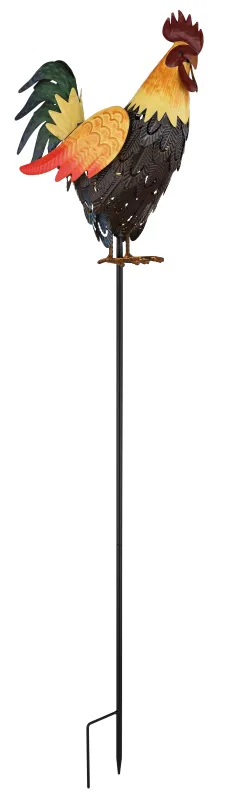 Rooster Mehrfarbig solarleuchte Von Globo Lighting - Den fungerar b&aring;de som en dekorativ detalj och en st&auml;mningsfull ljusk&auml;lla som ger din utomhusmilj&ouml; en hemtrevlig och lantlig karakt&auml;r.