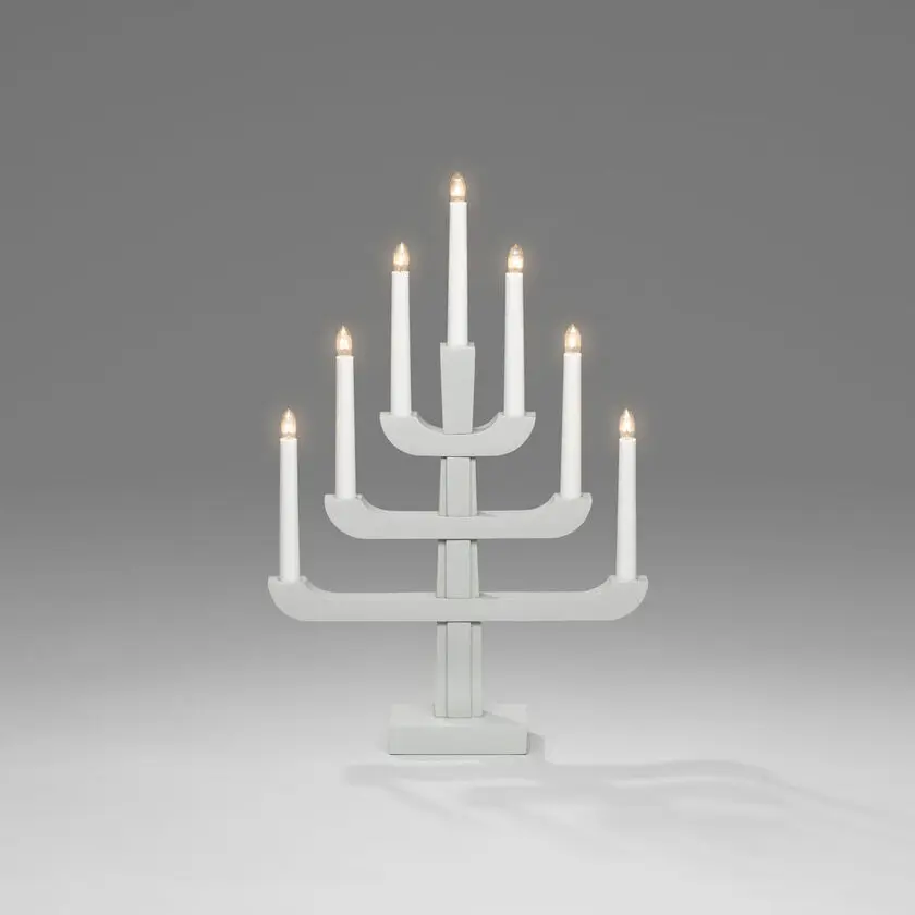 Candelabra 7 Lights Grau Von Konstsmide - Mit seinen drei stilvollen Ebenen und sieben warmwei&szlig;en Lichtern verbindet es klassischen Charme mit modernem Design.