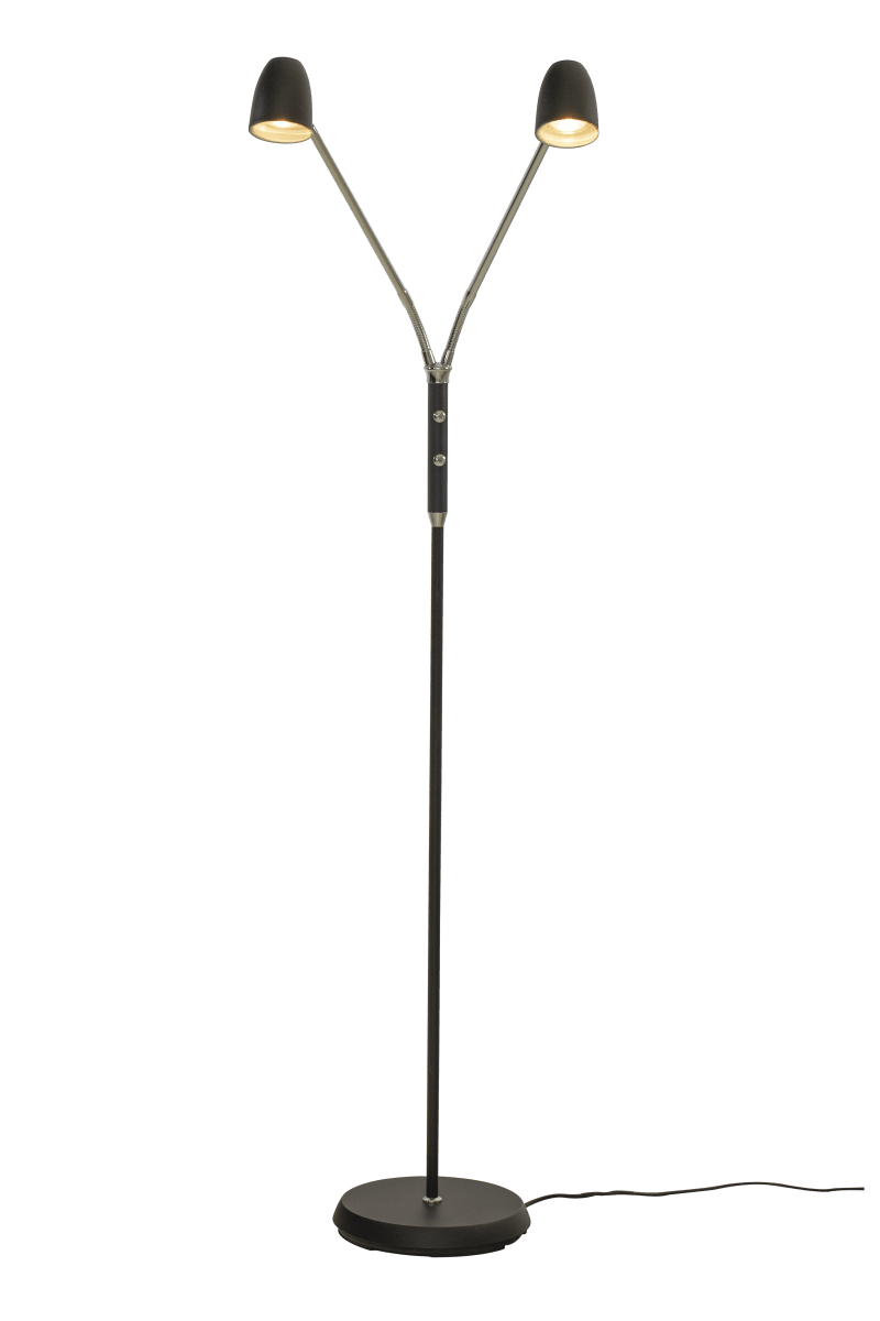 Sandnes 2 Schwarz stehlampe Von Aneta Lighting - Mit zwei flexiblen Armen eignet sie sich perfekt als Leselampe und verf&uuml;gt &uuml;ber zwei separate Netzschalter mit integriertem Dimmer, wodurch die Helligkeit je nach Bedarf reguliert werden kann.