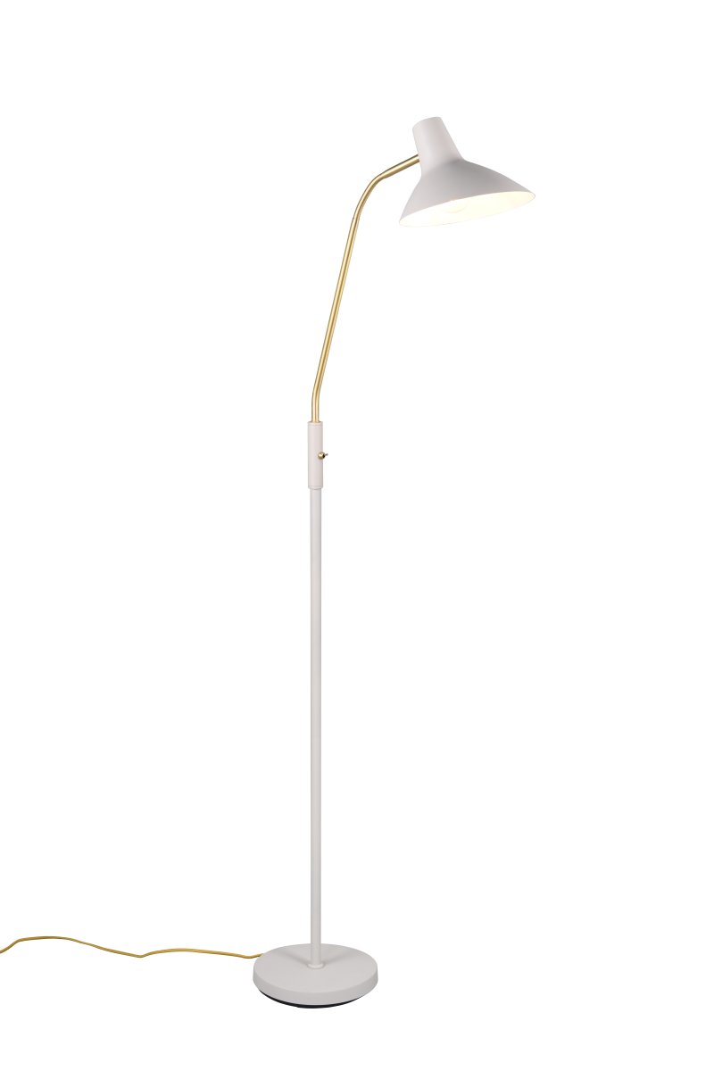 Traveller Grau stehlampe Von Trio Lighting - Die warmgraue Farbgebung und der Leuchtarm aus mattem Messing verleihen der Leuchte eine edle Note, während sich das minimalistische Design harmonisch in verschiedene Einrichtungsstile einfügt.