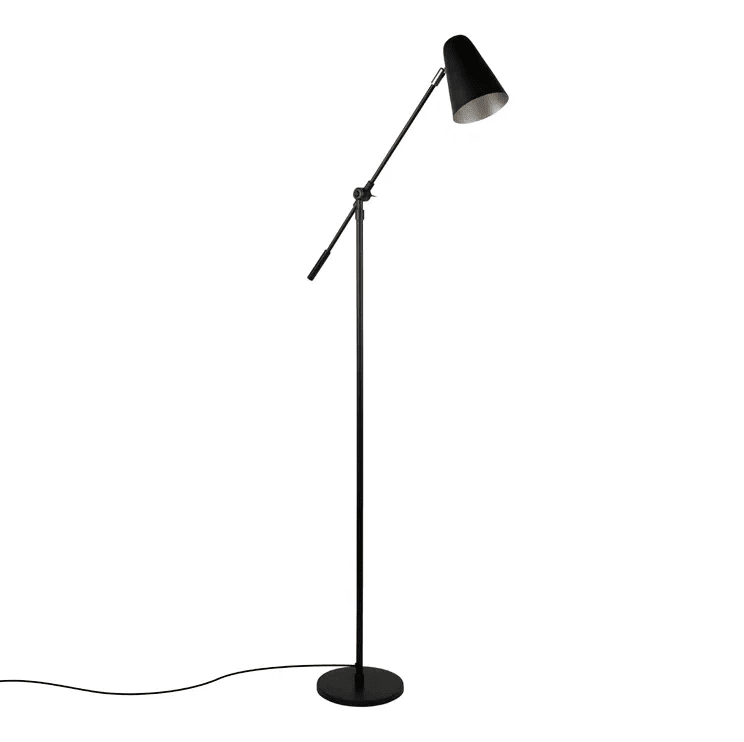 Ramo Schwarz stehlampe Von H. Skjalm P - Die elegante Stehleuchte in Mattschwarz von H.