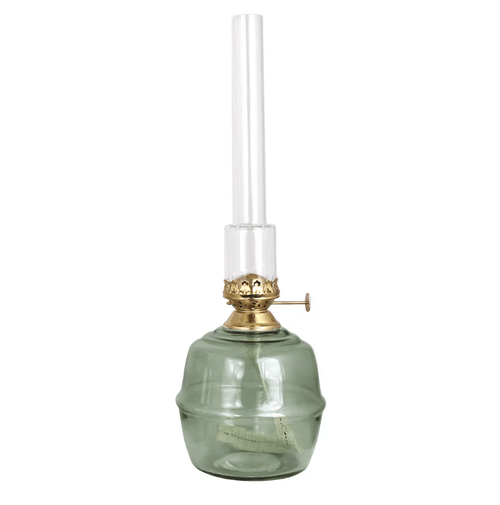 Kerosene Lamp Majken Big Grün Von Strömshaga - Brennerrohre aus Klarglas und Brenner aus Messing.
