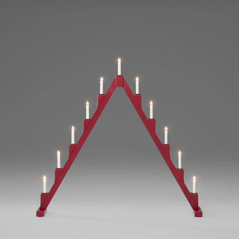 Candelabra 11 Lights ROT Von Konstsmide - Faltbarer elektrischer Kerzenst&auml;nder mit 11 Kerzen, aus rot lackiertem Holz, verziert mit Messingringen um jede Kerze f&uuml;r eine elegante Note.