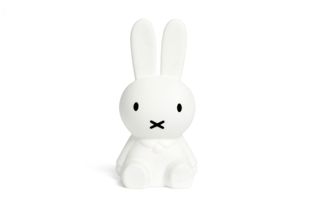 Bundle of Light - Miffy Mini Weiß kinderlampe Von Mr Maria - Bringen Sie mit dieser bezaubernden Miffy-Lampe etwas Licht und Freude in Ihren Tag und Ihr Zuhause.