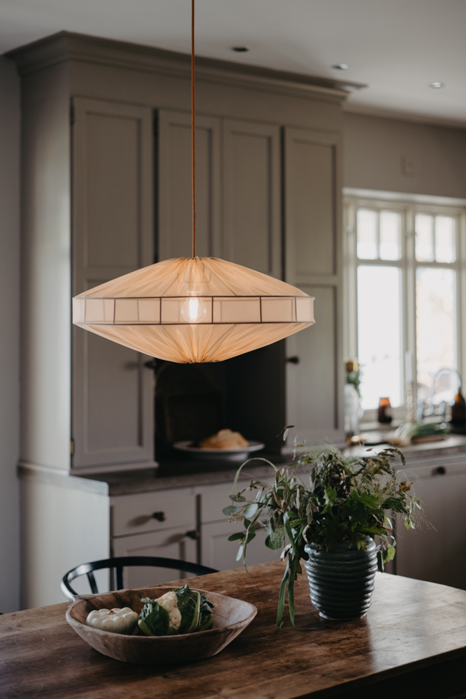 Alba Lampenschirm Ohne Aufhängung Ø58 Hellorange hängelampe Von Alde & Lind - Platzieren Sie sie im Wohnzimmer, Flur oder Schlafzimmer.