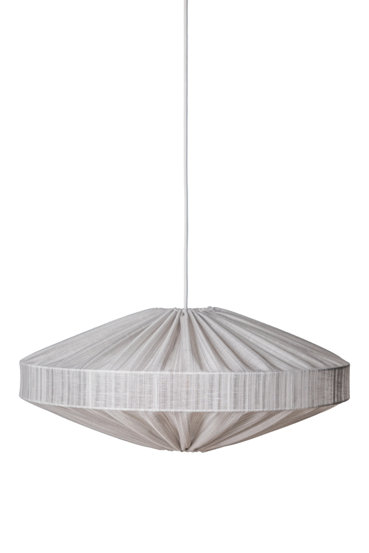 Alba Streifen Lampenschirm Ohne Aufhängung Ø58 Weiß hängelampe Von Alde & Lind - Der elegante Streifen im Stoff verleiht dem Alba Lampenschirm einen raffinierten und eleganten Ausdruck.