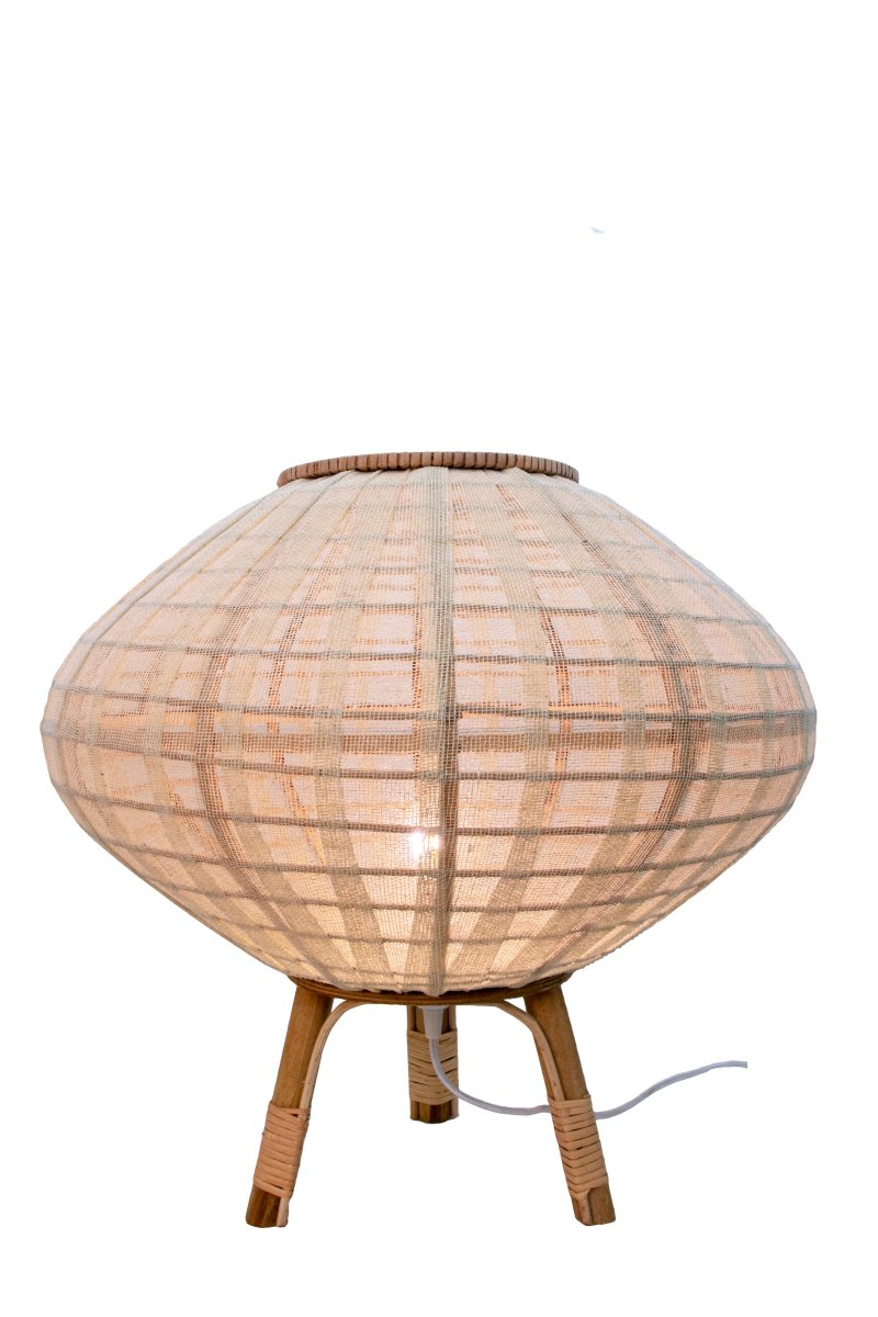 Borneo 48cm Natur stehlampe Von Globen Lighting - Tropisches Gr&uuml;n, ein Rascheln in den Palmenbl&auml;ttern und die Wellen, die sich brechen und wie eine Decke &uuml;ber den kilometerlangen wei&szlig;en Sandstrand legen.