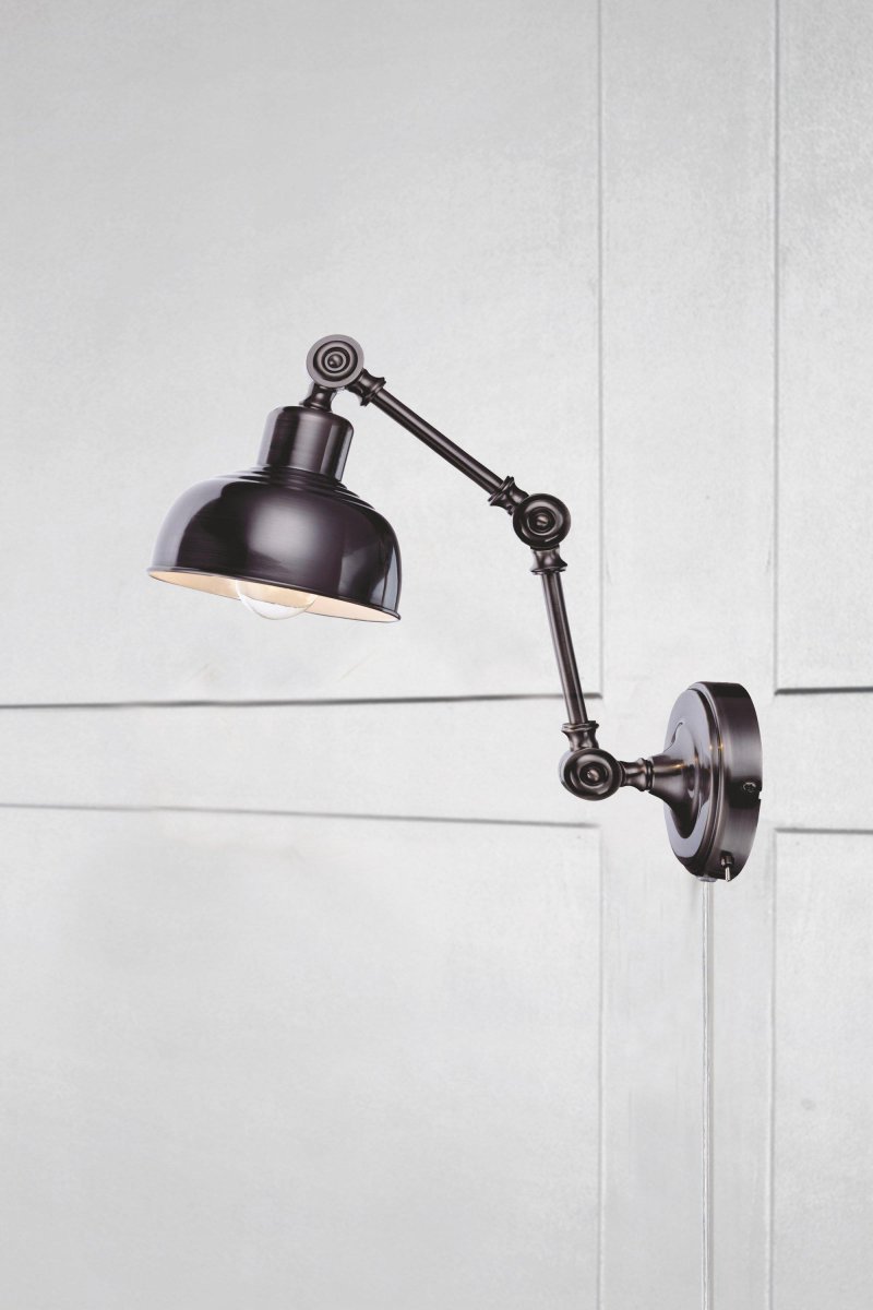 Grimstad 48cm Antikgrau wandlampe Von Markslöjd - Praktische und klassische Wandleuchte aus antikfarbenem Metall mit mehreren verstellbaren Gelenken zur optimalen Ausrichtung.