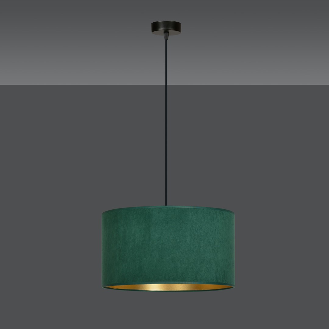 Hilde Ø35 Grün hängelampe Von Emibig Lighting - Die einfache Konstruktion und das elegante Farbschema machen Hilde zu einer vielseitigen Wahl, die sich in viele verschiedene R&auml;ume und Stile einf&uuml;gt.