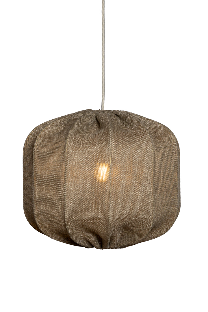 Dester Lampenschirm Ohne Aufhängung Ø38 Braun hängelampe Von Alde & Lind - Der Leinenstoff verleiht dem Dester Lampenschirm einen raffinierten und eleganten Ausdruck.