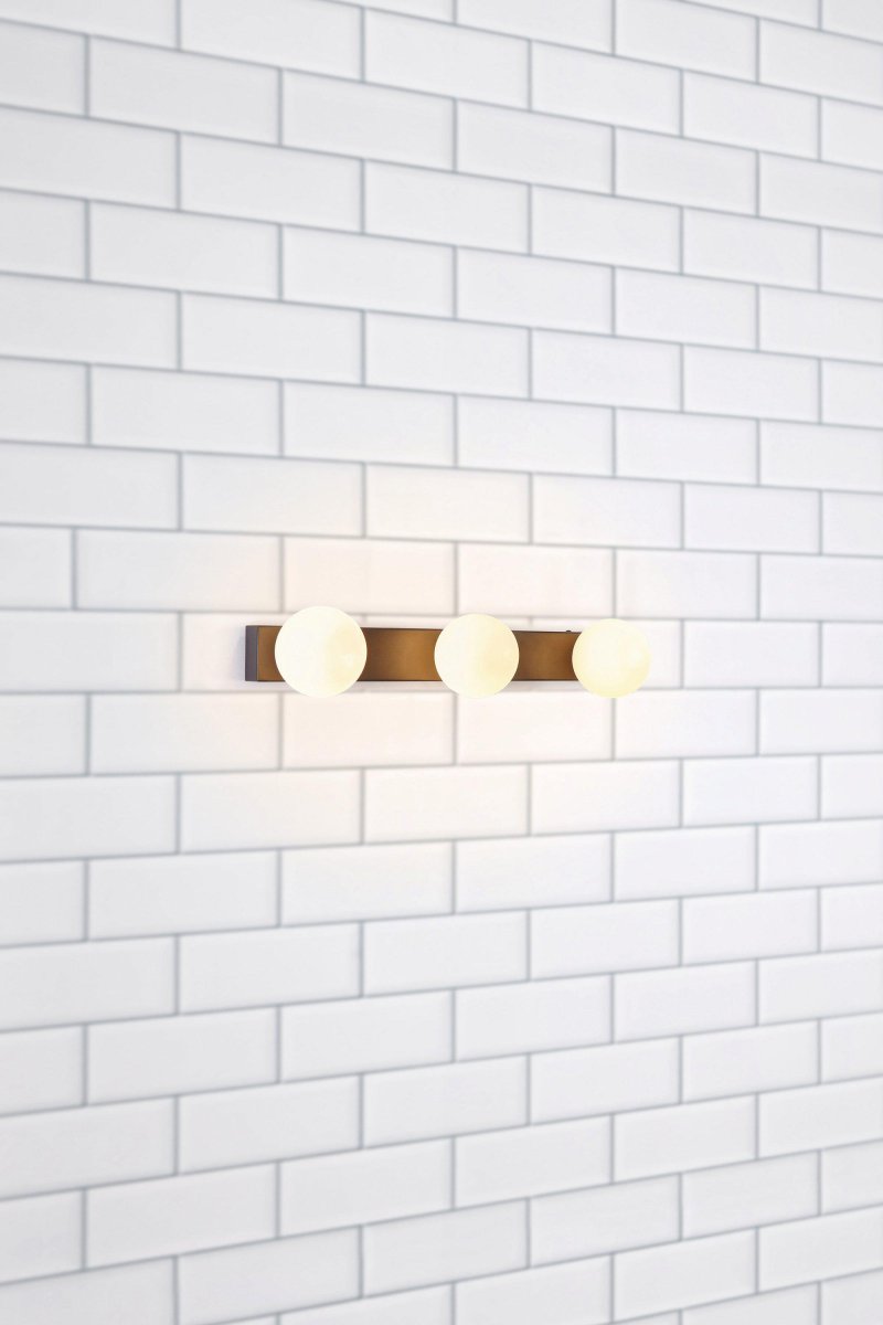 Mini 50cm Schwarz badezimmerlampe Von Markslöjd - Diese Wandleuchte verbreitet ein gleichm&auml;&szlig;iges und angenehmes Licht und eignet sich daher ideal als Stimmungslicht oder zum Hervorheben bestimmter Bereiche in Ihrem Zuhause.