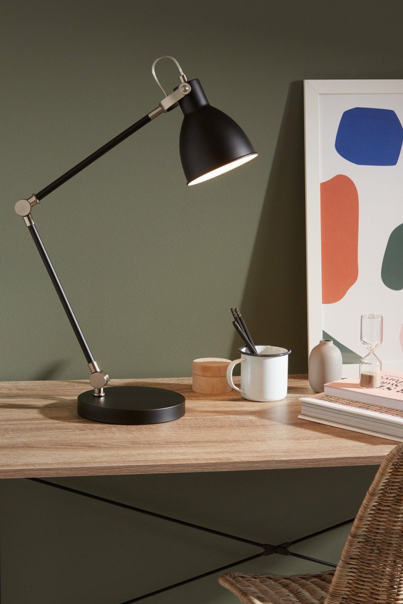 House 62cm Schwarz schreibtischlampe Von Markslöjd - House ist eine stilvolle und praktische Schreibtischlampe, perfekt für das Büro oder Arbeitszimmer.