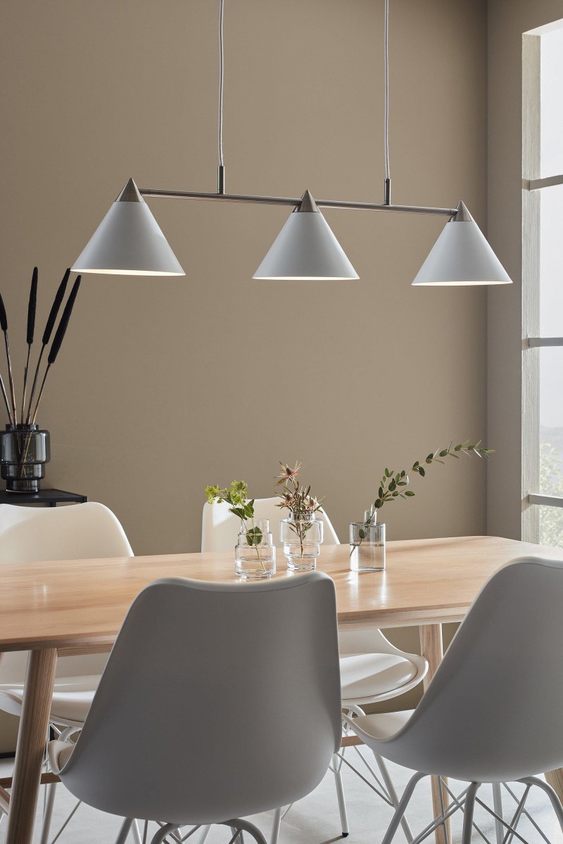 Klint 98cm Weiß hängelampe Von Markslöjd - Perfekt, um dem Raum ein modernes und anspruchsvolles Aussehen zu verleihen.