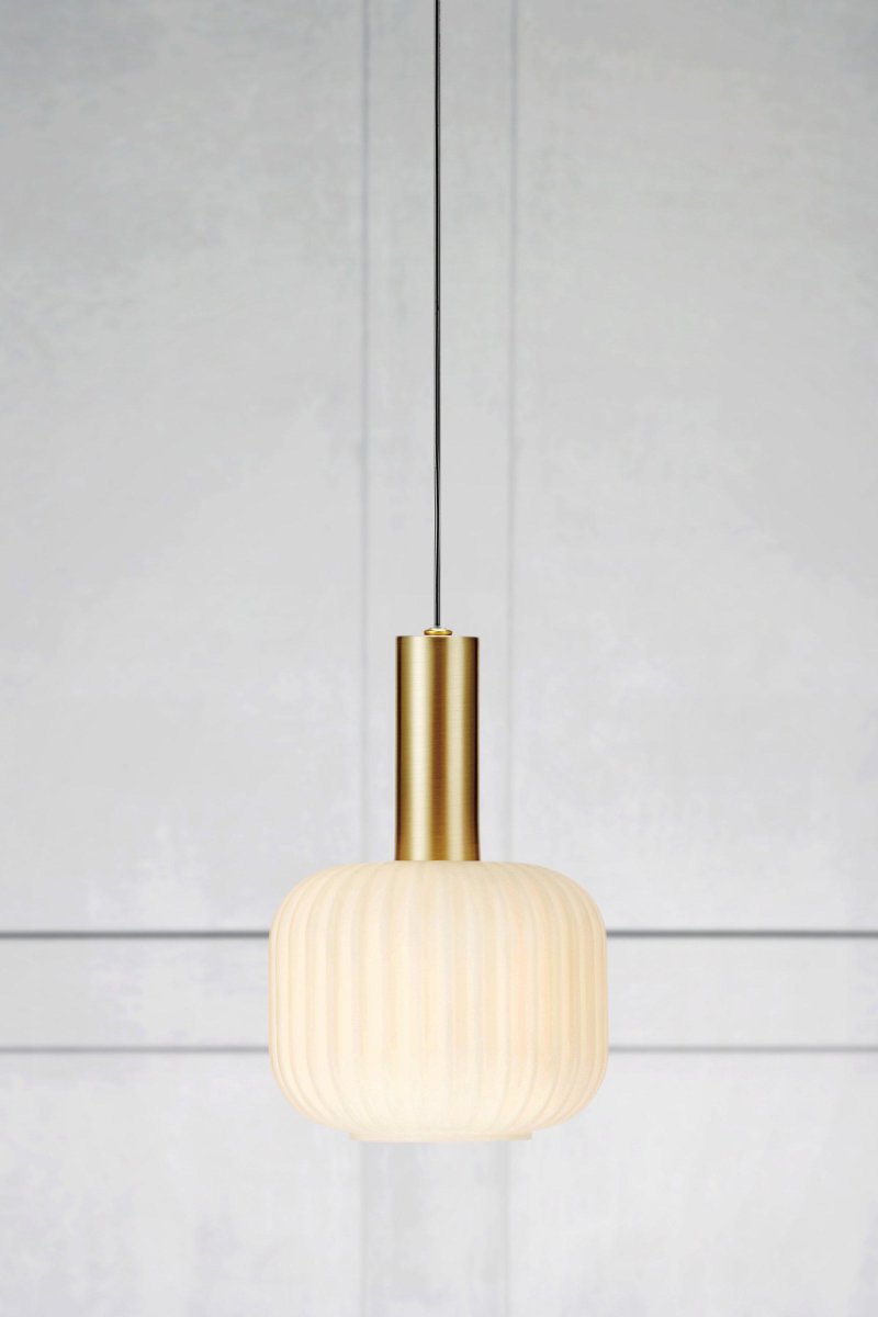 Sober Ø15 Messing fensterlampe Von Markslöjd - Diese Lampe eignet sich perfekt f&uuml;r die Platzierung am Fenster und vermittelt einen stilvollen und anspruchsvollen Eindruck.