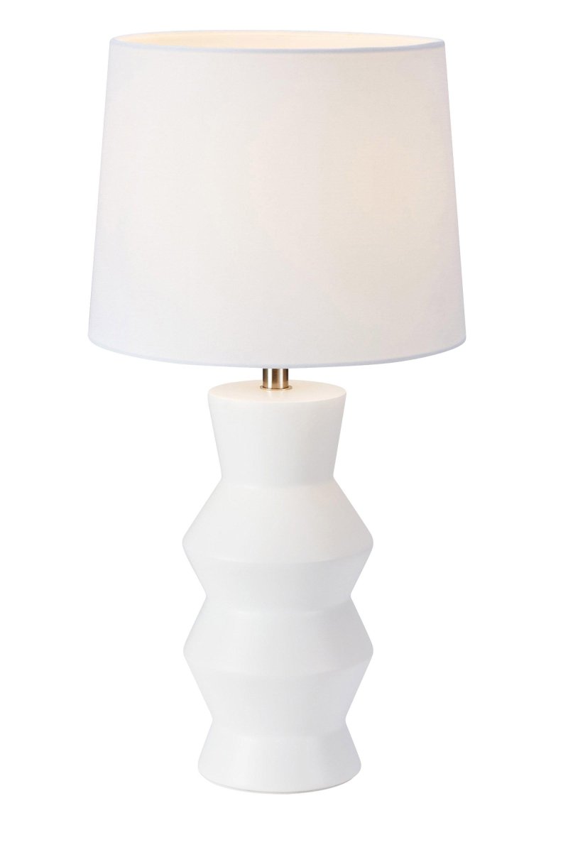 Sienna 46cm Weiß tischlampe Von Markslöjd - Die Sienna-Tischlampe ist eine stilvolle wei&szlig;e Lampe mit einem sch&ouml;nen Keramiksockel und einem wei&szlig;en Textilschirm, der ein sanftes Licht erzeugt.