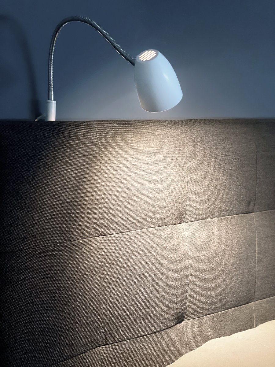 Sandnes Weiß leselampe Von Aneta Lighting - Sandnes l&auml;sst sich mit seinem Flexarm einfach in der Richtung verstellen.