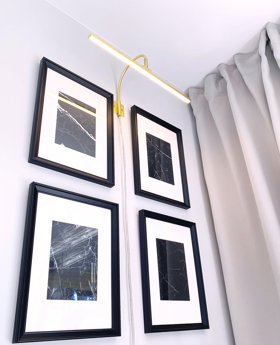 Miro 40cm Gold Von Aneta Lighting - Miro ist die perfekte Akzent- und Bildbeleuchtung aus goldlackiertem Metall.