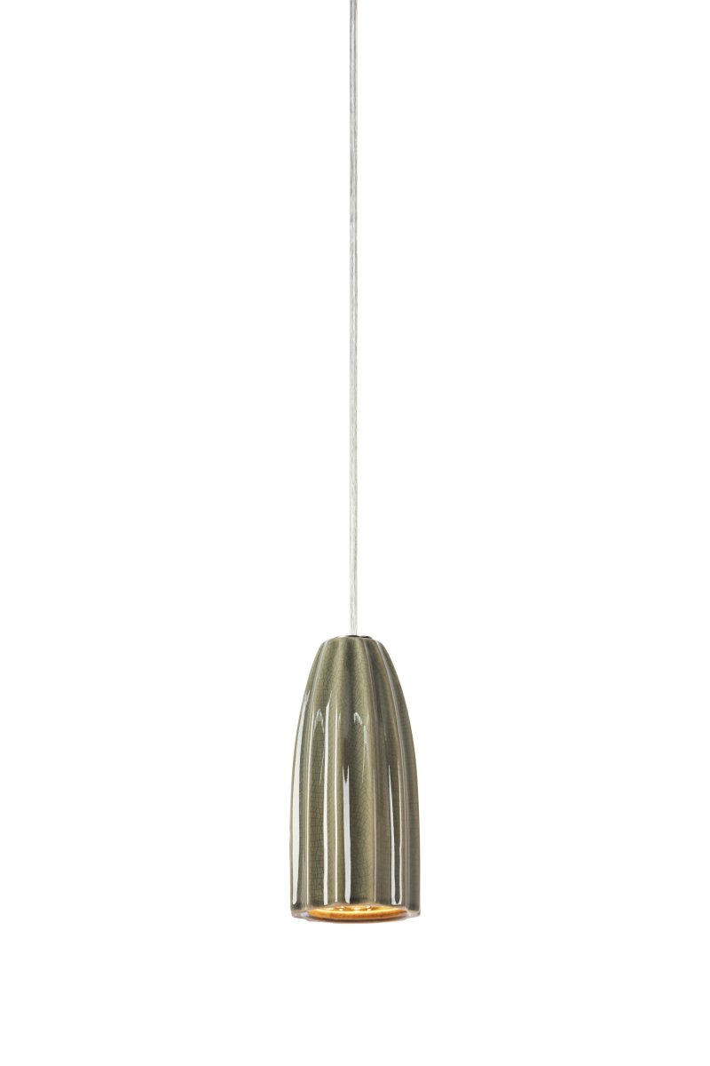 Clay Ø8 Grün fensterlampe Von Markslöjd - Die l&auml;ngliche Form und die dekorativ gerillte Oberfl&auml;che verleihen der Leuchte einen eleganten und lebendigen Ausdruck.