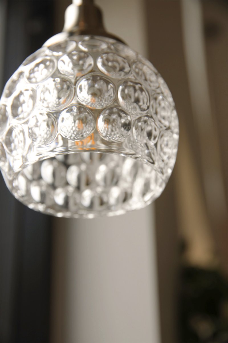 Clear Ø12 Transparent fensterlampe Von Markslöjd - Die Leuchte wird mit einem 3,5 m langen transparenten Kabel, einem Netzschalter und einem Netzstecker geliefert.