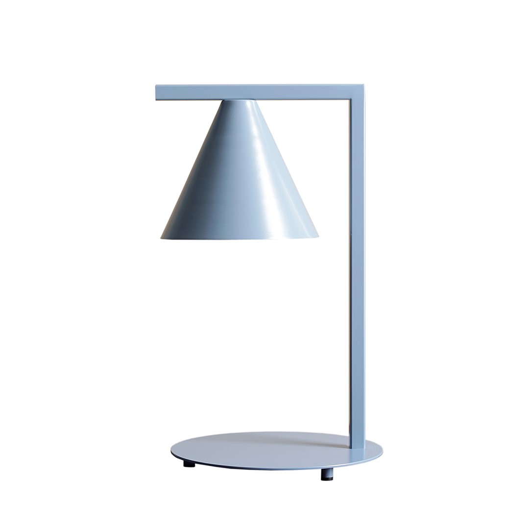 Form 40cm Blau tischlampe Von Artera - Durch das zeitlose Design und die dezente Farbe fügt sich die Lampe problemlos in verschiedene Einrichtungsstile ein und verleiht dem Raum gleichzeitig ein anspruchsvolles und modernes Flair.