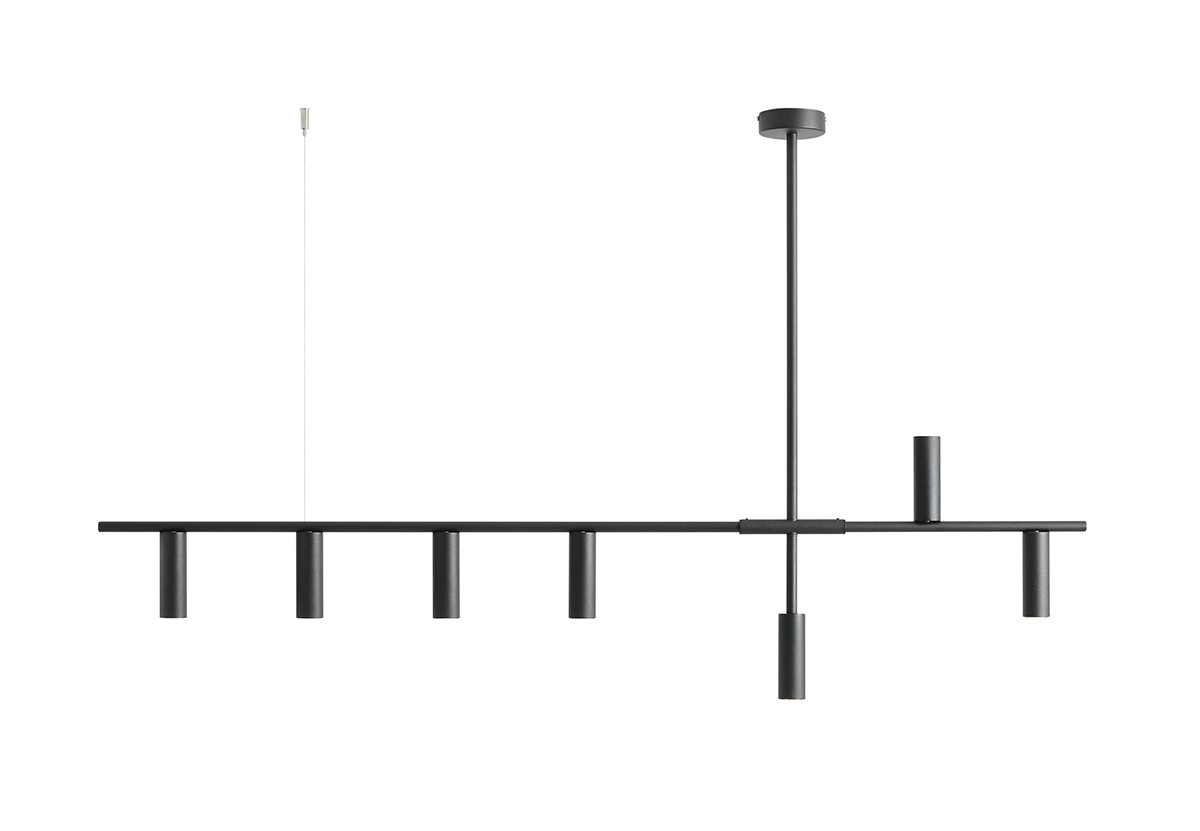 Trevo 145cm Schwarz hängelampe Von Artera - Trevo mit mattschwarzer Oberfläche ist eine minimalistische Deckenleuchte, die das Licht über sechs nach unten gerichtete Lichtquellen verteilt, während eine einzelne Röhre das Licht nach oben richtet, um das Muster aufzubrechen.