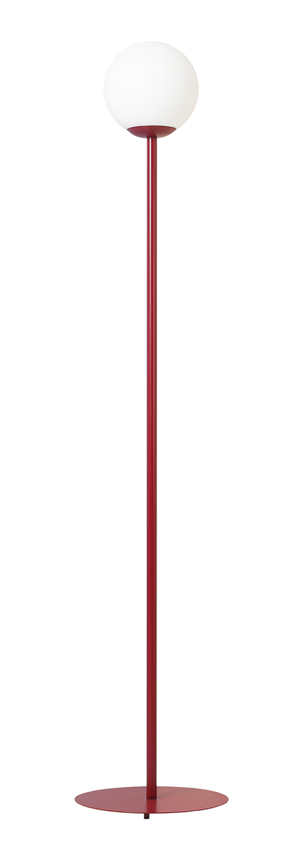 Pinne Burgund stehlampe Von Artera - Die runde Opalkugel verbreitet ein weiches und angenehmes Licht, perfekt um eine warme und einladende Atmosphäre im Raum zu schaffen.