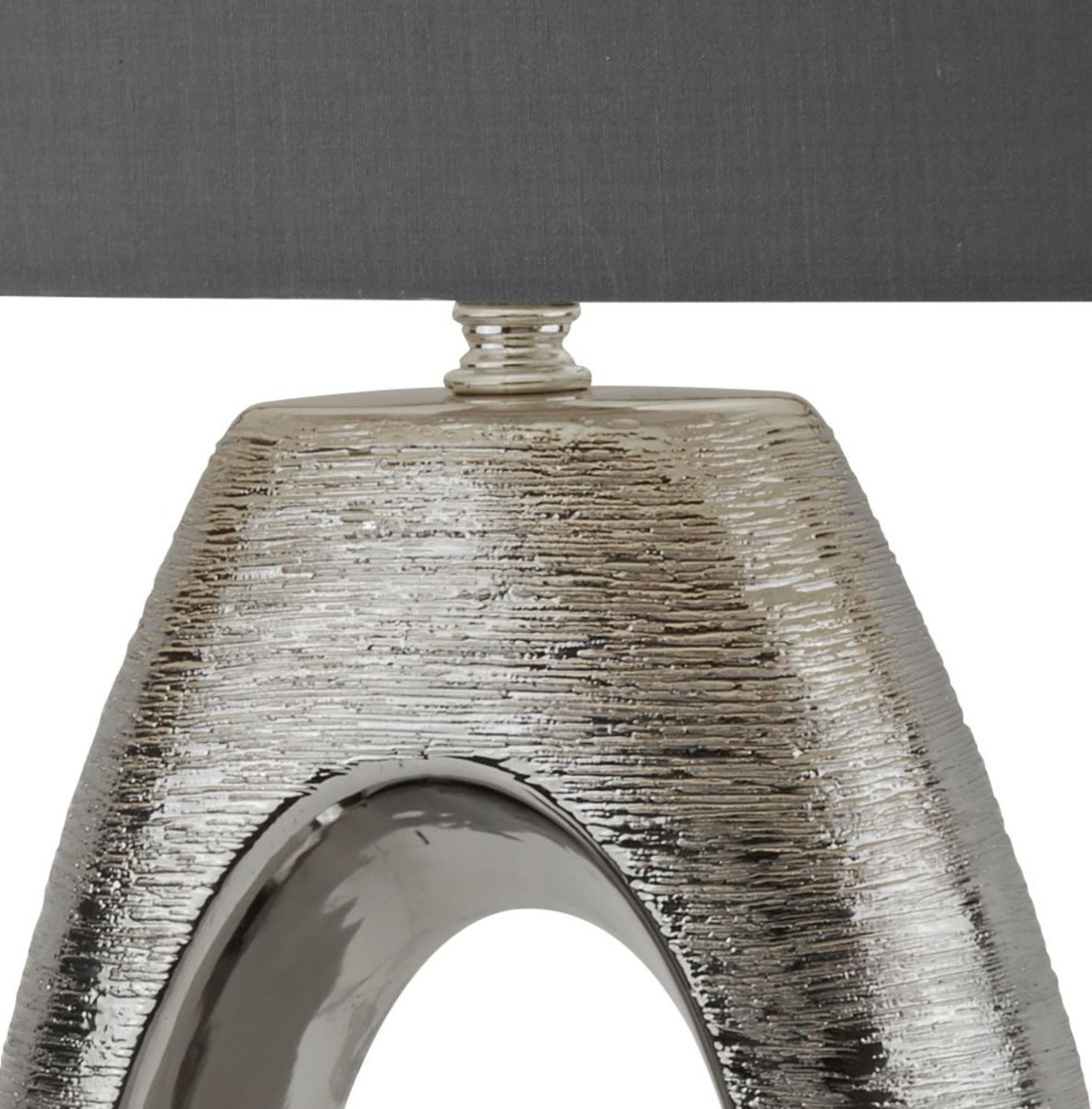 Artisan 60cm Chrom tischlampe Von Searchlight - Mit ihrem stilvollen Design und den kontrastierenden Materialien ist diese Lampe nicht nur eine funktionale Lichtquelle, sondern auch .